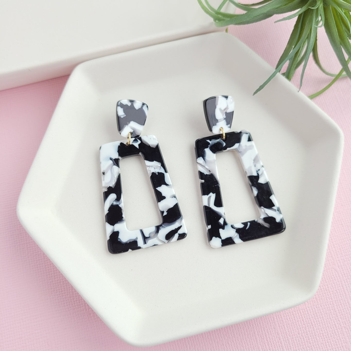 Avery Earrings - Black & White